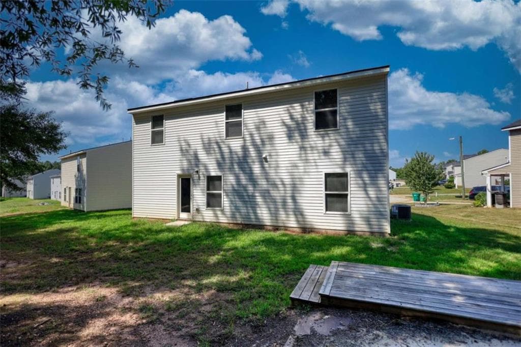 4 bedroom, 3 bathroom, 2,323 sq ft single family residence for sale at 781 Dove Tree Lane, Social Circle, GA 30025 — photo 6