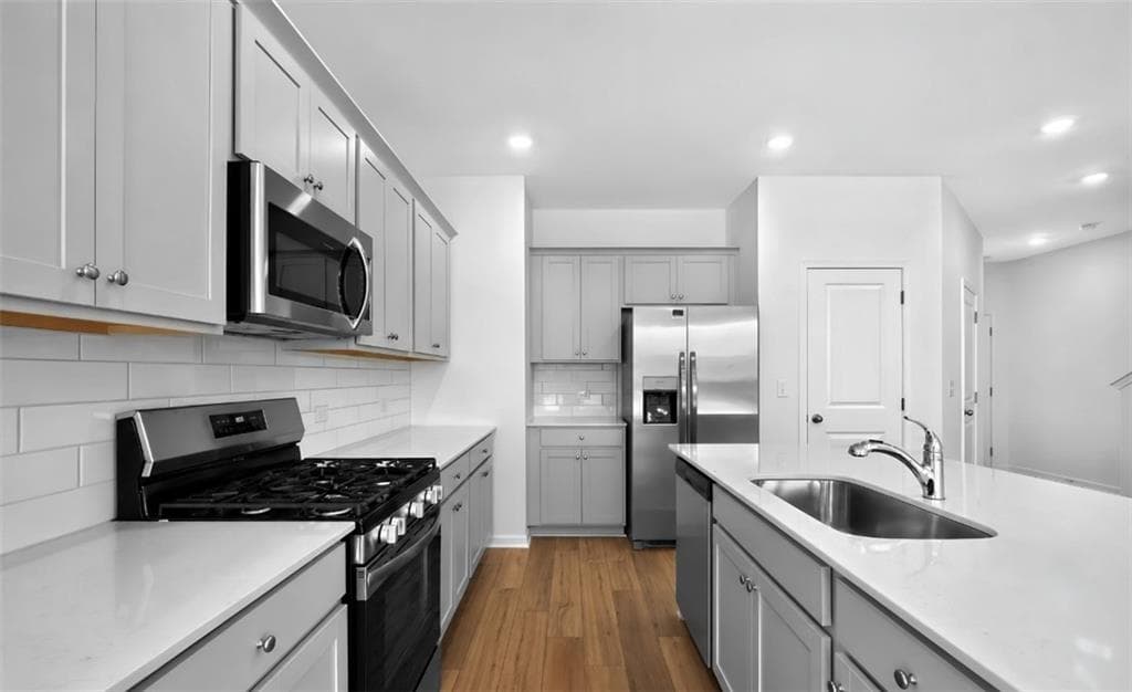 3 bedroom, 3 bathroom, 1,831 sq ft townhouse for sale at 2044 Presley Point, Lawrenceville, GA 30044 — photo 5