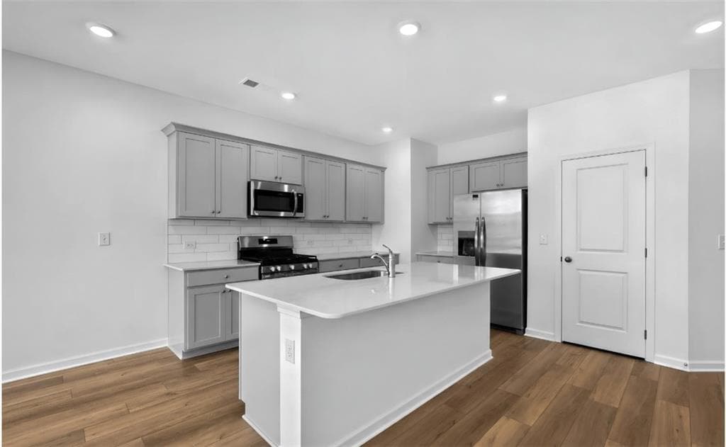 3 bedroom, 3 bathroom, 1,831 sq ft townhouse for sale at 2044 Presley Point, Lawrenceville, GA 30044 — photo 6