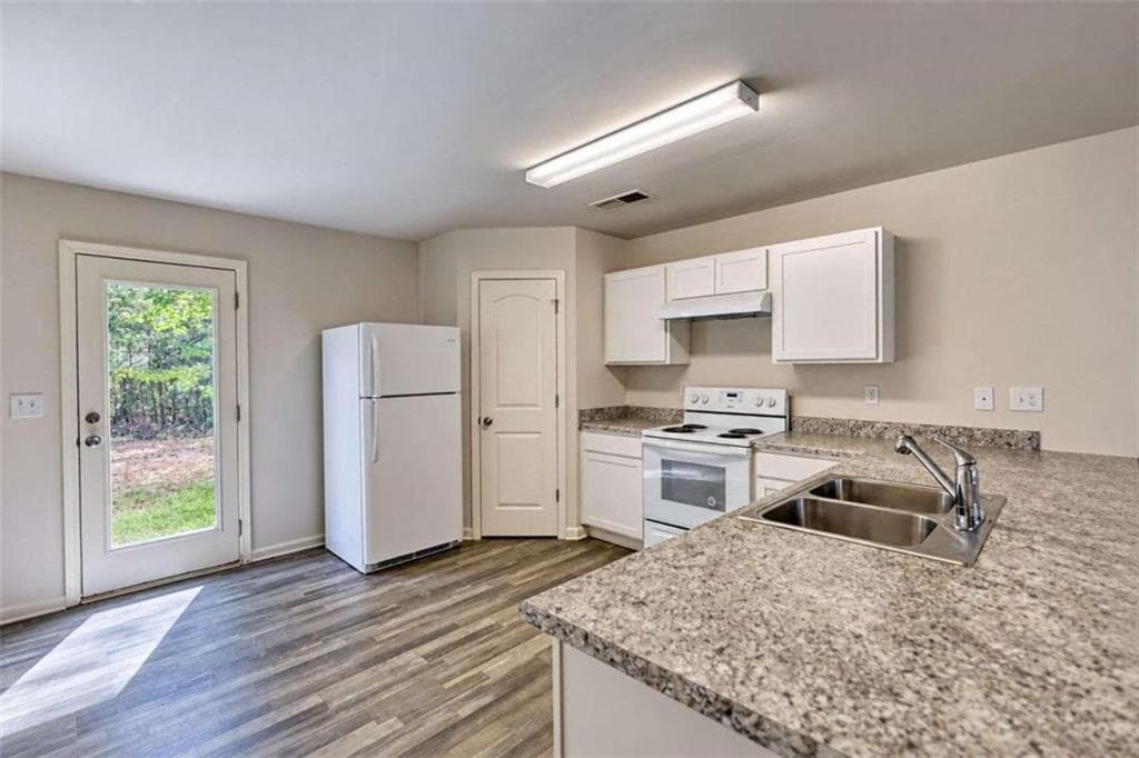 4 bedroom, 3 bathroom, 2,323 sq ft single family residence for sale at 781 Dove Tree Lane, Social Circle, GA 30025 — photo 10