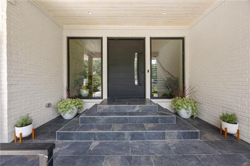 6 bedroom, 7 bathroom, 6,400 sq ft single family residence for sale at 680 Carriage Drive, Sandy Springs, GA 30328 — photo 2
