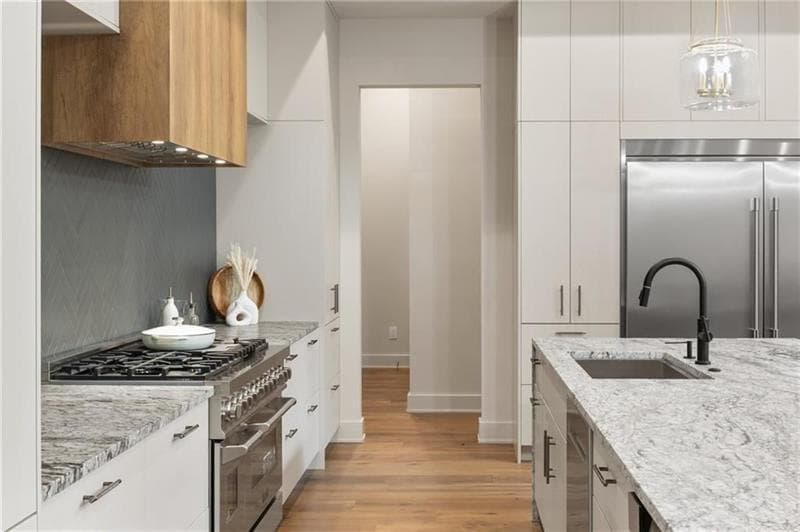 6 bedroom, 7 bathroom, 6,400 sq ft single family residence for sale at 680 Carriage Drive, Sandy Springs, GA 30328 — photo 8