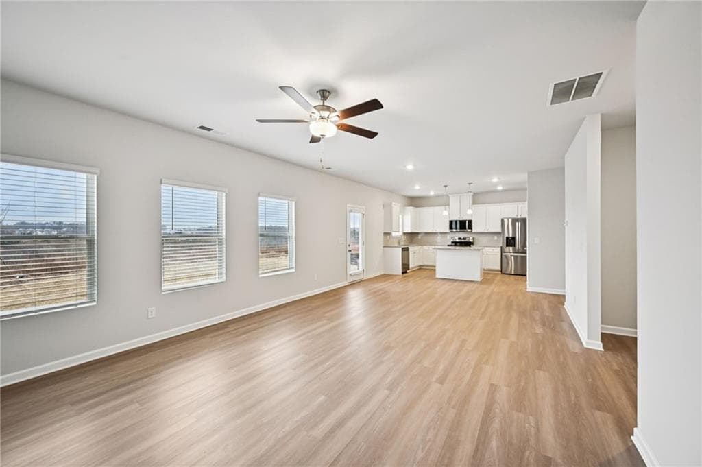 4 bedroom, 3 bathroom, 2,264 sq ft single family residence for sale at 5846 Maddox Road, Morrow, GA 30260 — photo 5