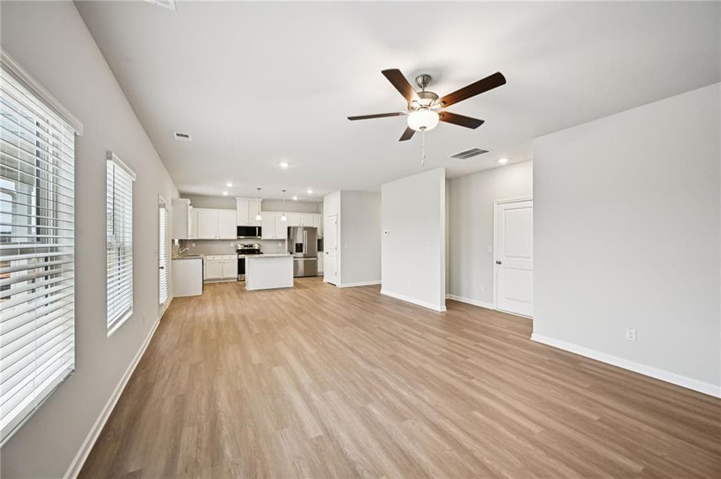4 bedroom, 3 bathroom, 2,264 sq ft single family residence for sale at 5846 Maddox Road, Morrow, GA 30260 — photo 6