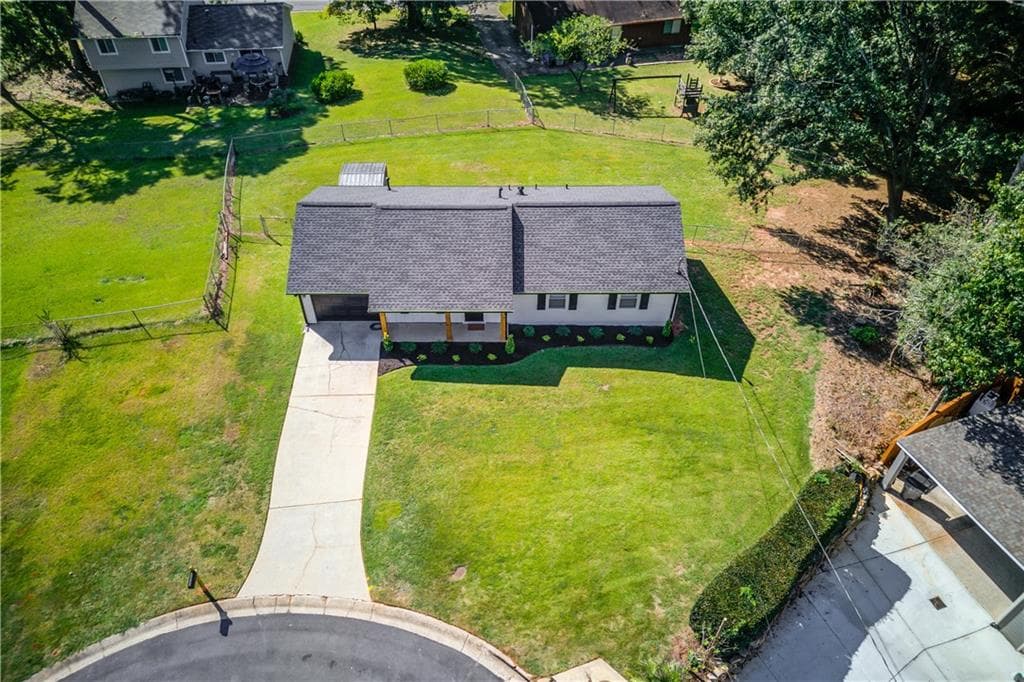 3 bedroom, 2 bathroom, 1,063 sq ft single family residence for sale at 3622 Cainbridge Court, Lawrenceville, GA 30044 — photo 3