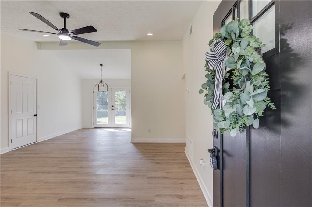 3 bedroom, 2 bathroom, 1,063 sq ft single family residence for sale at 3622 Cainbridge Court, Lawrenceville, GA 30044 — photo 4