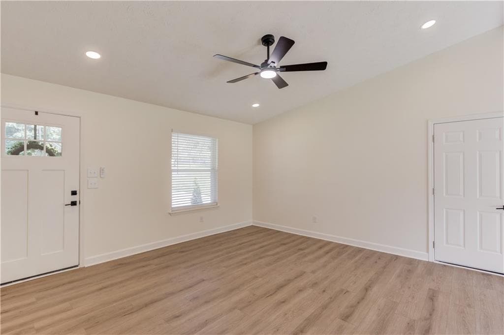 3 bedroom, 2 bathroom, 1,063 sq ft single family residence for sale at 3622 Cainbridge Court, Lawrenceville, GA 30044 — photo 5