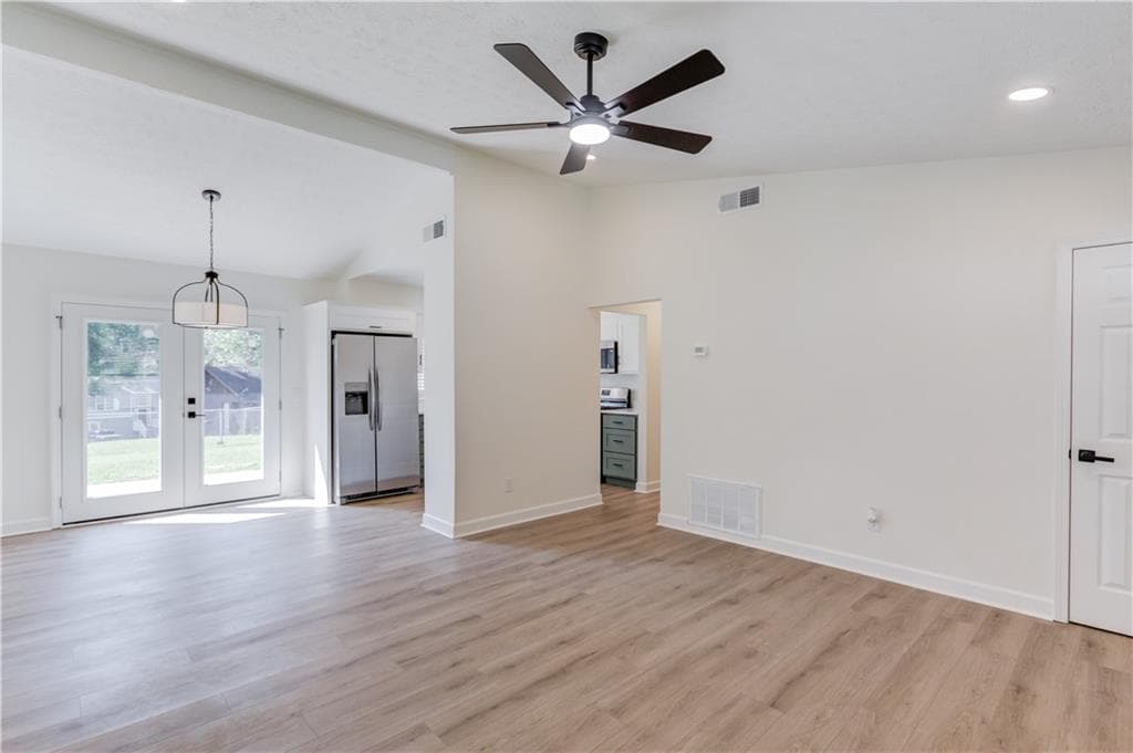 3 bedroom, 2 bathroom, 1,063 sq ft single family residence for sale at 3622 Cainbridge Court, Lawrenceville, GA 30044 — photo 7