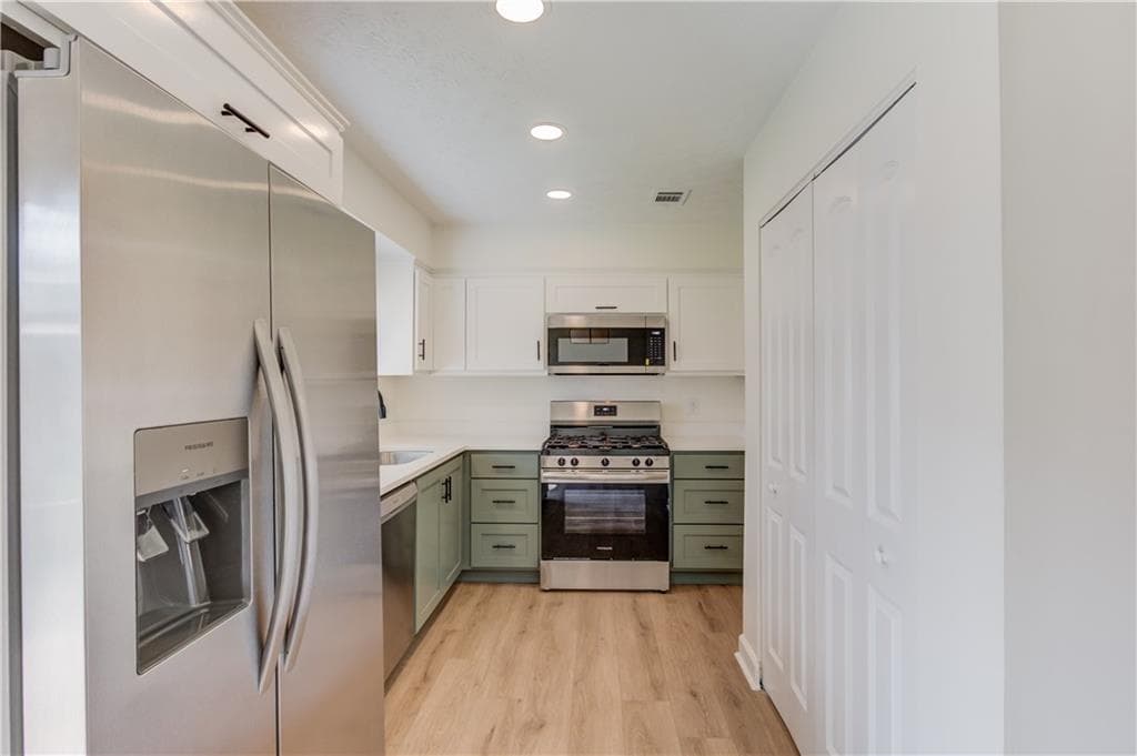 3 bedroom, 2 bathroom, 1,063 sq ft single family residence for sale at 3622 Cainbridge Court, Lawrenceville, GA 30044 — photo 9