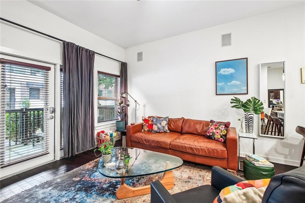 1 bedroom, 1 bathroom, 810 sq ft condominium for sale at 870 Inman Village Parkway 222, Atlanta, GA 30307 — photo 3
