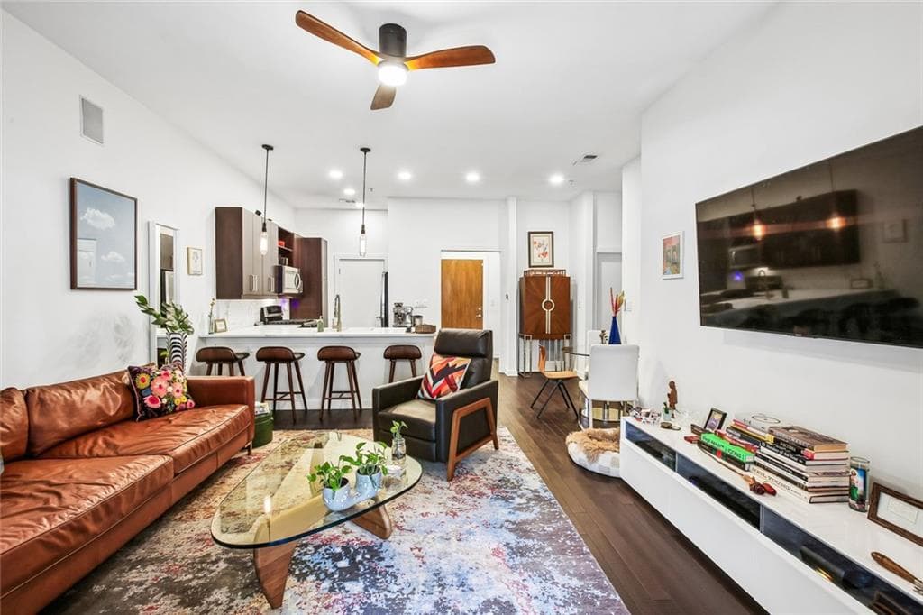 1 bedroom, 1 bathroom, 810 sq ft condominium for sale at 870 Inman Village Parkway 222, Atlanta, GA 30307 — photo 4