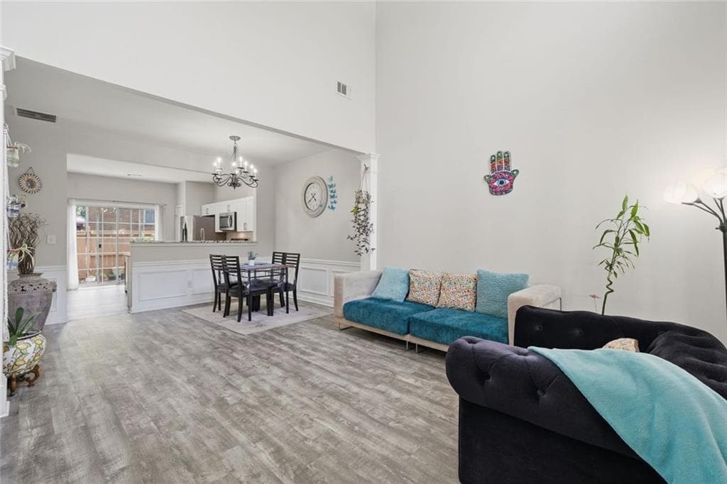 3 bedroom, 3 bathroom, 1,364 sq ft townhouse for sale at 3121 Commonwealth Way, Alpharetta, GA 30004 — photo 5