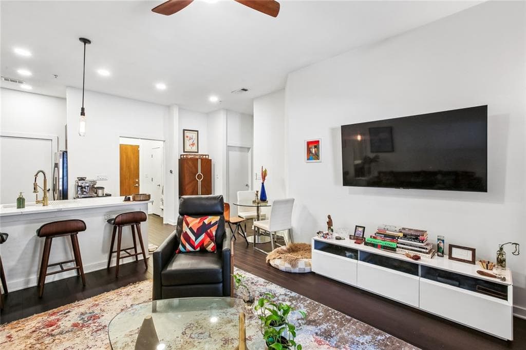 1 bedroom, 1 bathroom, 810 sq ft condominium for sale at 870 Inman Village Parkway 222, Atlanta, GA 30307 — photo 5