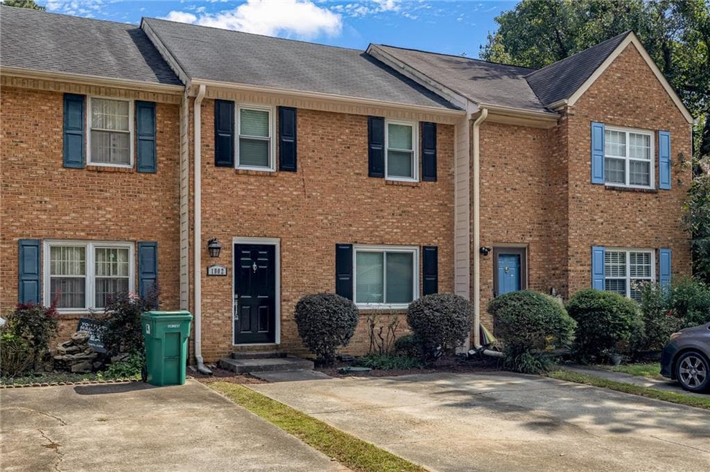 2 bedroom, 3 bathroom, 1,500 sq ft townhouse for sale at 1002 Westfield Trace, Smyrna, GA 30082