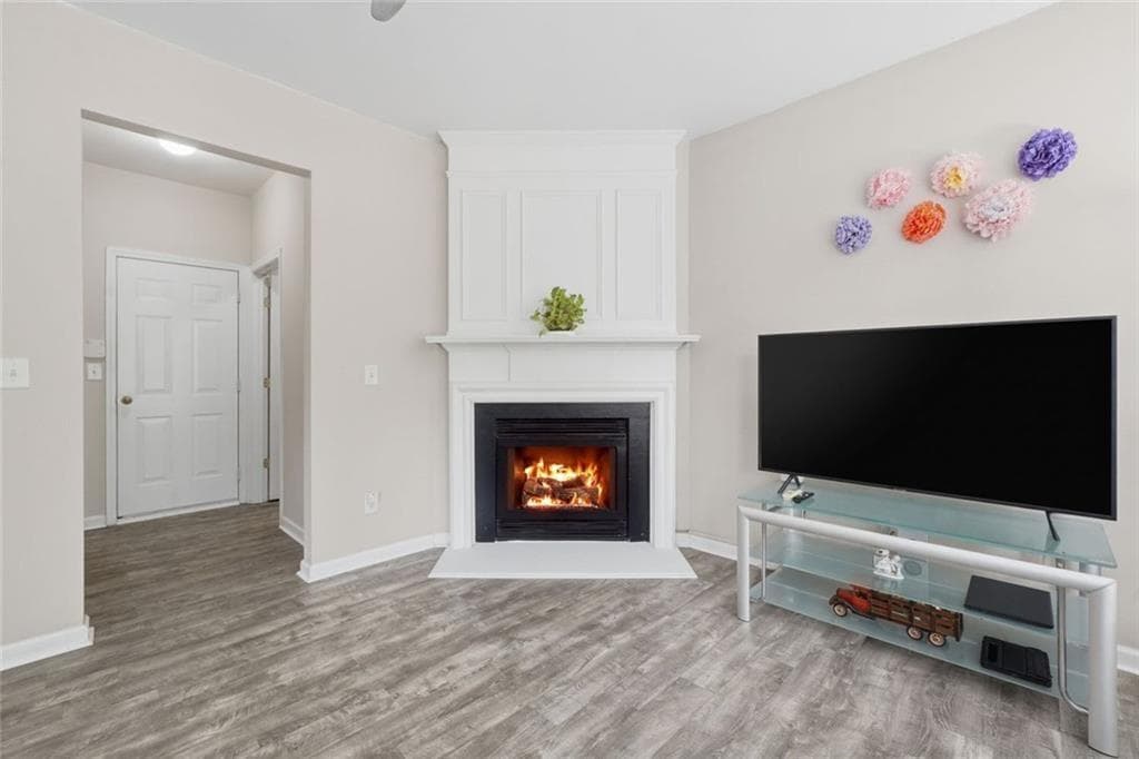 3 bedroom, 3 bathroom, 1,364 sq ft townhouse for sale at 3121 Commonwealth Way, Alpharetta, GA 30004 — photo 7