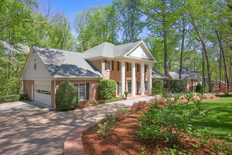 6 bedroom, 6 bathroom, 6,223 sq ft single family residence for sale at 2000 Old Dominion Road, Atlanta, GA 30350 — photo 3