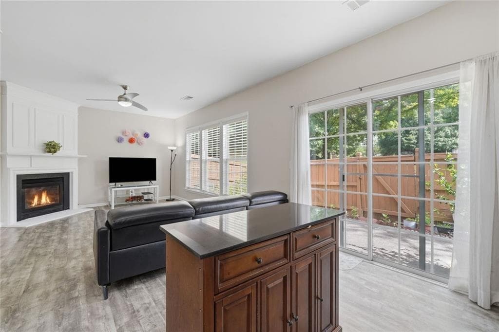3 bedroom, 3 bathroom, 1,364 sq ft townhouse for sale at 3121 Commonwealth Way, Alpharetta, GA 30004 — photo 9