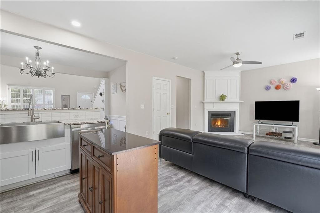 3 bedroom, 3 bathroom, 1,364 sq ft townhouse for sale at 3121 Commonwealth Way, Alpharetta, GA 30004 — photo 10
