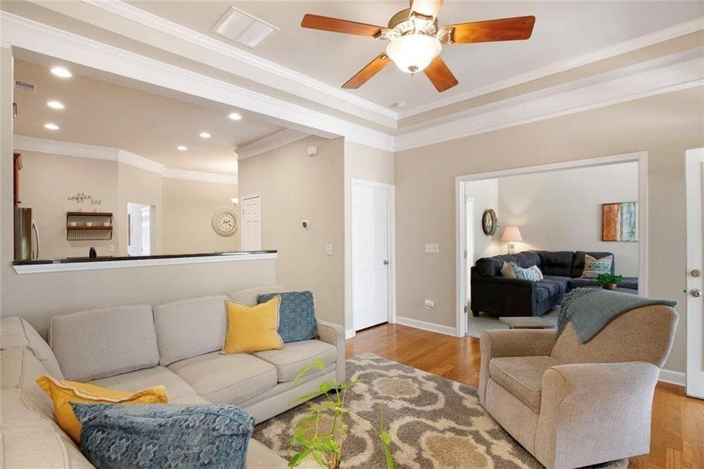 4 bedroom, 4 bathroom, 2,600 sq ft condominium for sale at 1404 Lexington Drive, Roswell, GA 30075 — photo 9