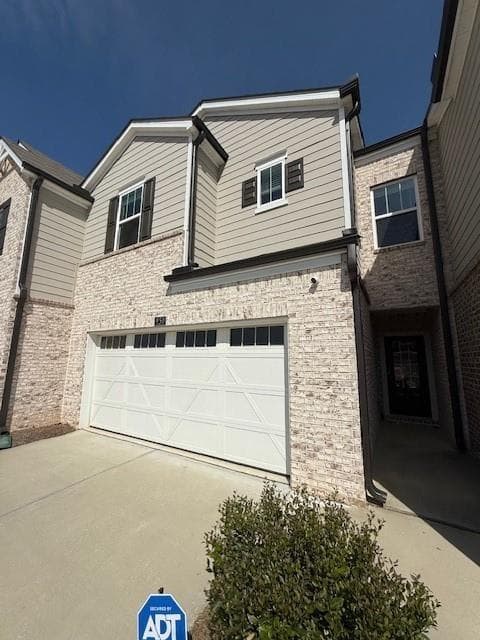 3 bedroom, 3 bathroom, 2,042 sq ft townhouse for rent at 950 Sunny Lake Drive, Lawrenceville, GA 30043 for $2,650 a month — photo 2