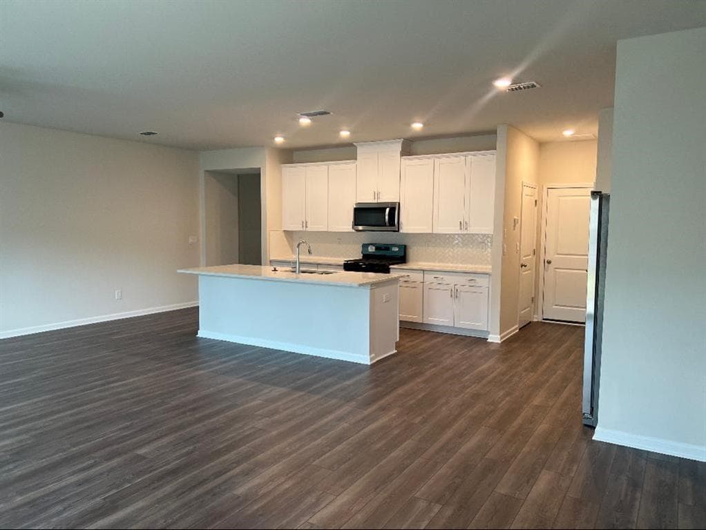 3 bedroom, 3 bathroom, 2,042 sq ft townhouse for rent at 950 Sunny Lake Drive, Lawrenceville, GA 30043 for $2,650 a month — photo 10