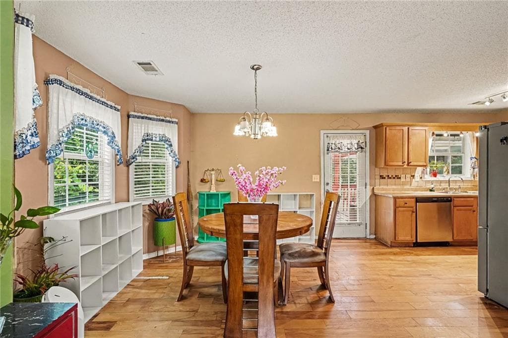 3 bedroom, 2 bathroom, 1,875 sq ft single family residence for sale at 2943 High Falls Road, Griffin, GA 30223 — photo 3