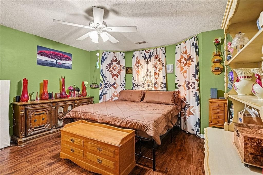 3 bedroom, 2 bathroom, 1,875 sq ft single family residence for sale at 2943 High Falls Road, Griffin, GA 30223 — photo 4