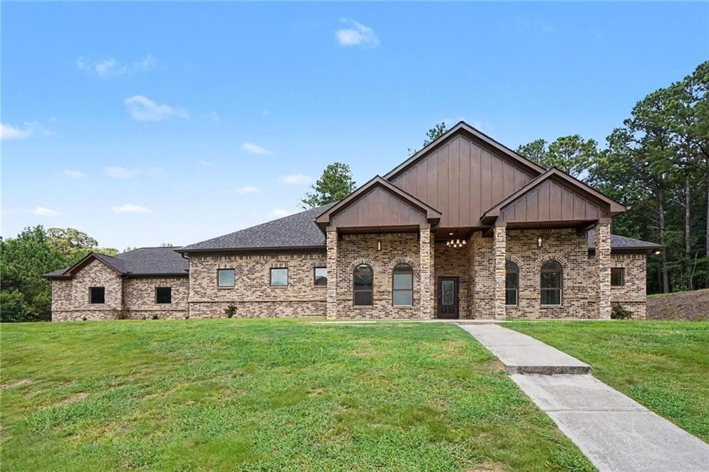 5 bedroom, 4 bathroom single family residence for sale at 1470 Anderson Valley Drive, Snellville, GA 30039