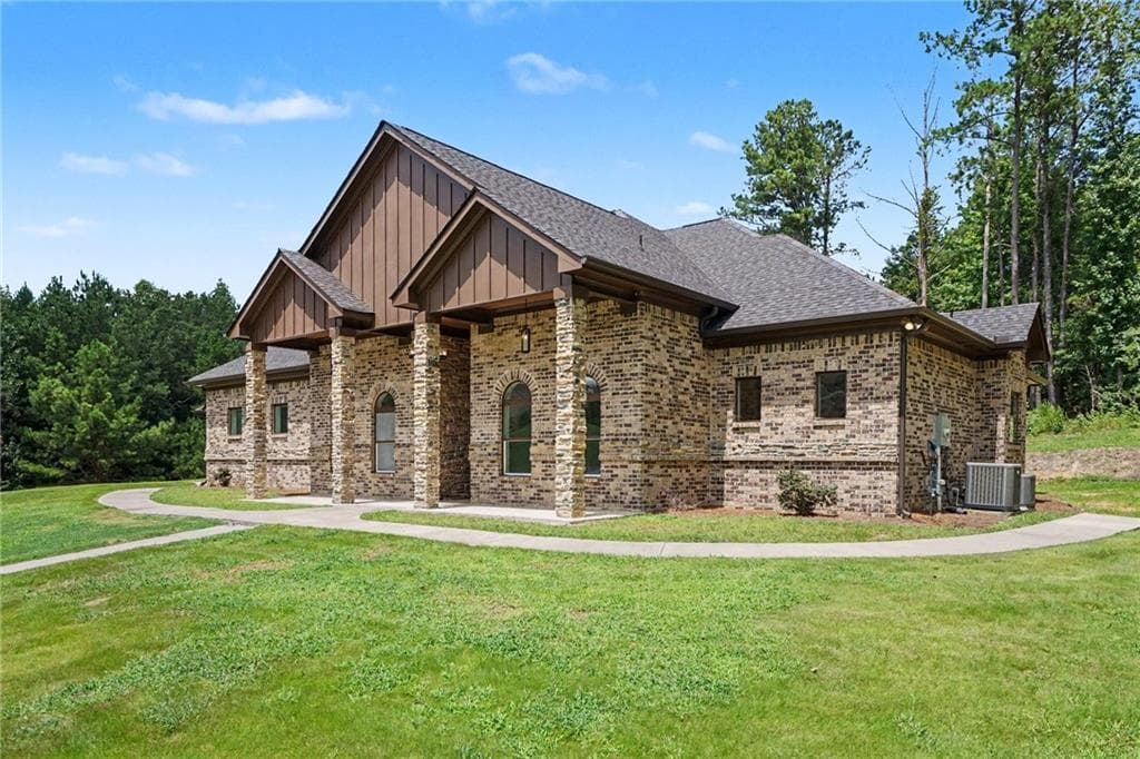5 bedroom, 4 bathroom single family residence for sale at 1470 Anderson Valley Drive, Snellville, GA 30039 — photo 3