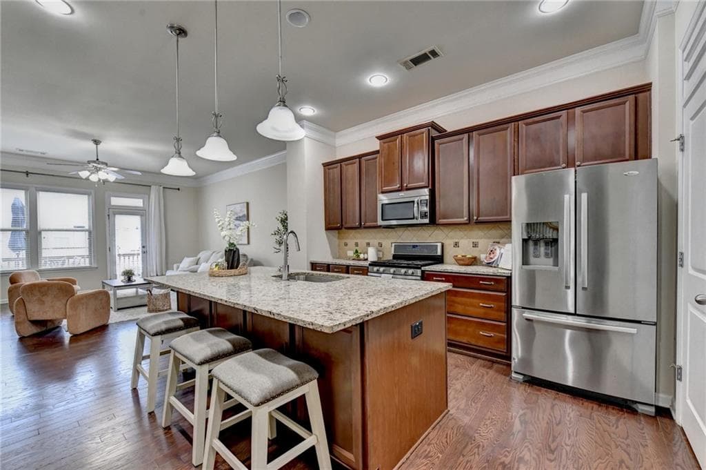 3 bedroom, 4 bathroom, 2,200 sq ft townhouse for sale at 2634 Portbury Place, Atlanta, GA 30329 — photo 4
