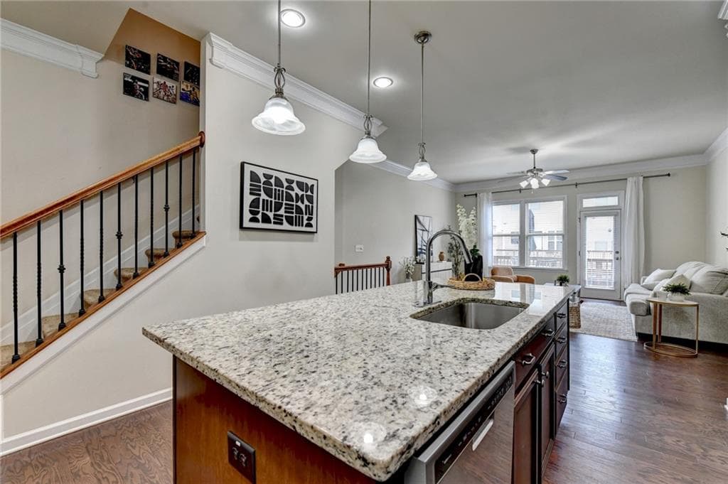 3 bedroom, 4 bathroom, 2,200 sq ft townhouse for sale at 2634 Portbury Place, Atlanta, GA 30329 — photo 6
