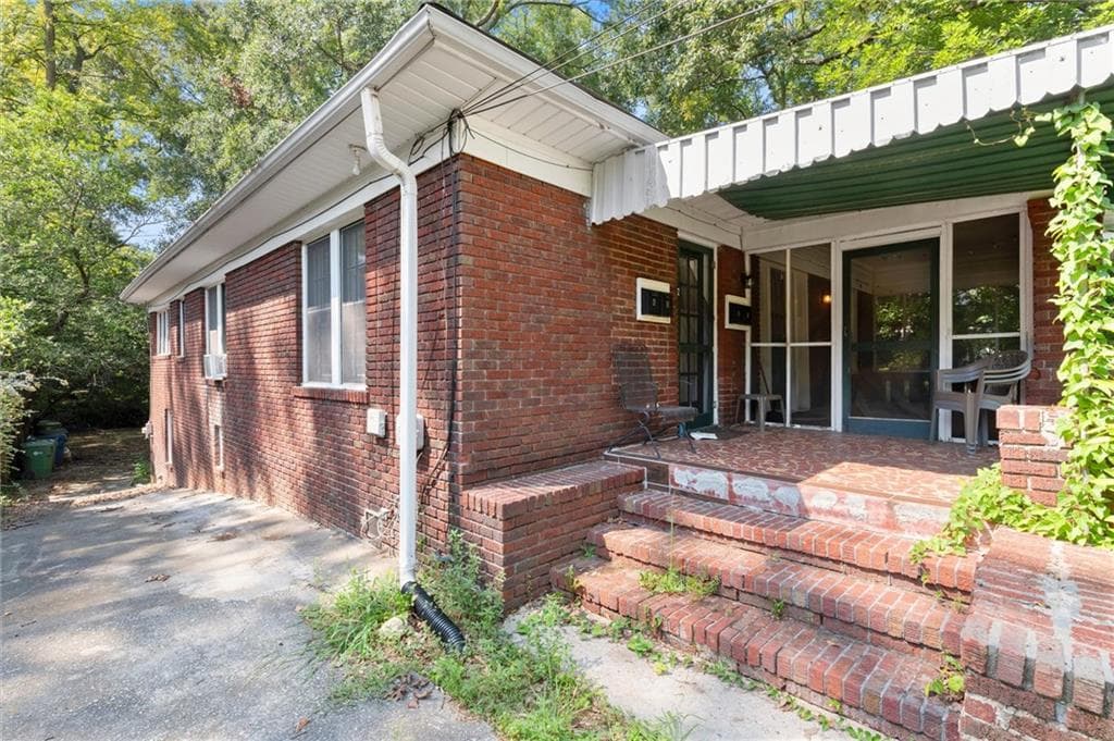 4 bedroom, 4 bathroom, 3,850 sq ft single family residence for sale at 1141 Rosedale Drive, Atlanta, GA 30306 — photo 3