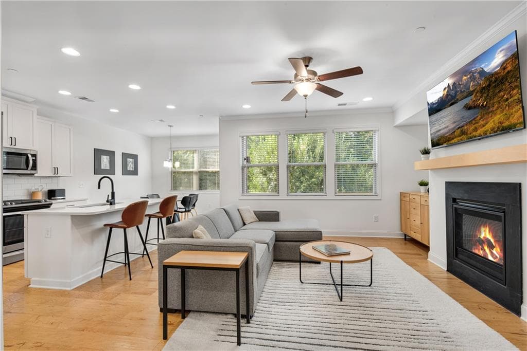 4 bedroom, 4 bathroom, 2,583 sq ft townhouse for sale at 113 Maple Creek Way, Woodstock, GA 30188 — photo 5