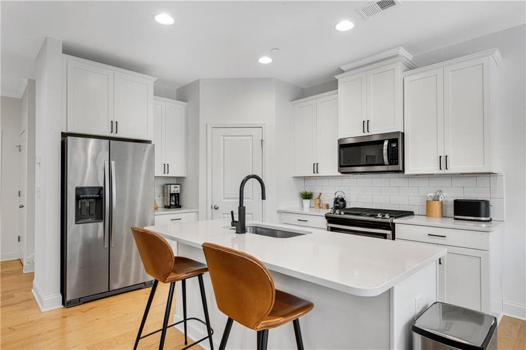 4 bedroom, 4 bathroom, 2,583 sq ft townhouse for sale at 113 Maple Creek Way, Woodstock, GA 30188 — photo 9