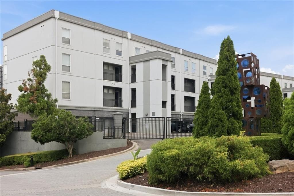 1 bedroom, 1 bathroom, 818 sq ft condominium for sale at 747 Ralph Mcgill Boulevard 202, Atlanta, GA 30312