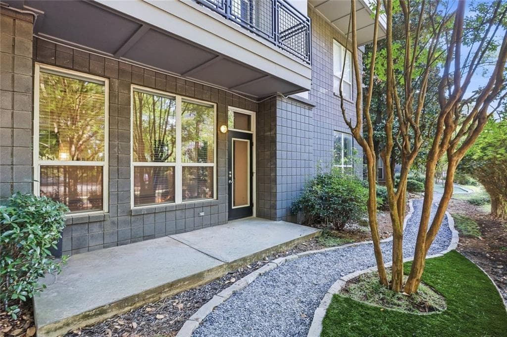 1 bedroom, 1 bathroom, 818 sq ft condominium for sale at 747 Ralph Mcgill Boulevard 202, Atlanta, GA 30312 — photo 4