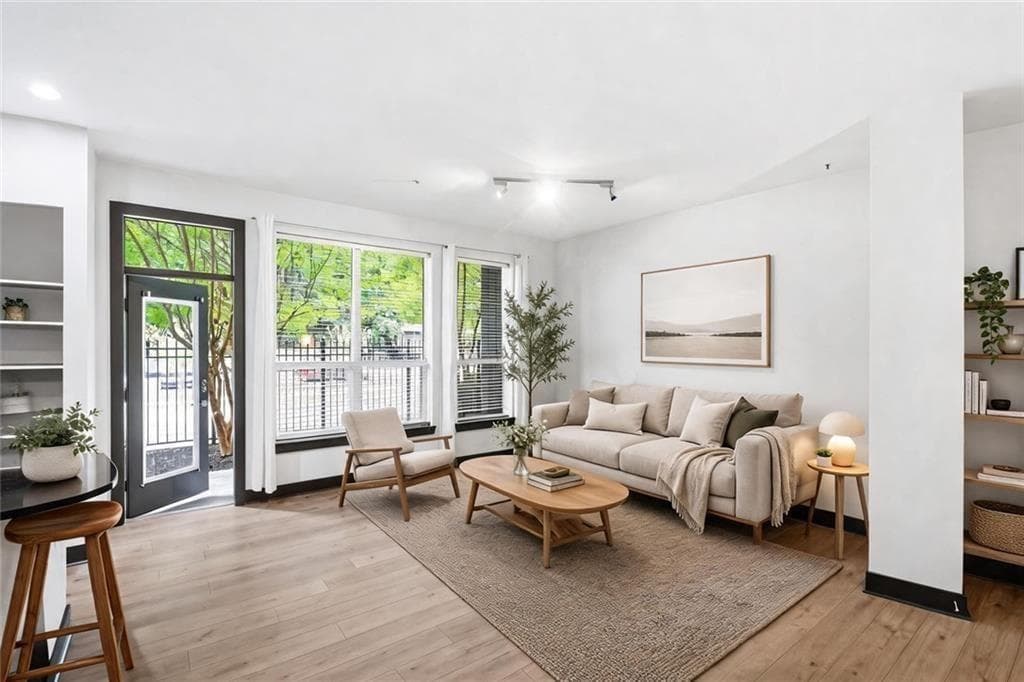 1 bedroom, 1 bathroom, 818 sq ft condominium for sale at 747 Ralph Mcgill Boulevard 202, Atlanta, GA 30312 — photo 6