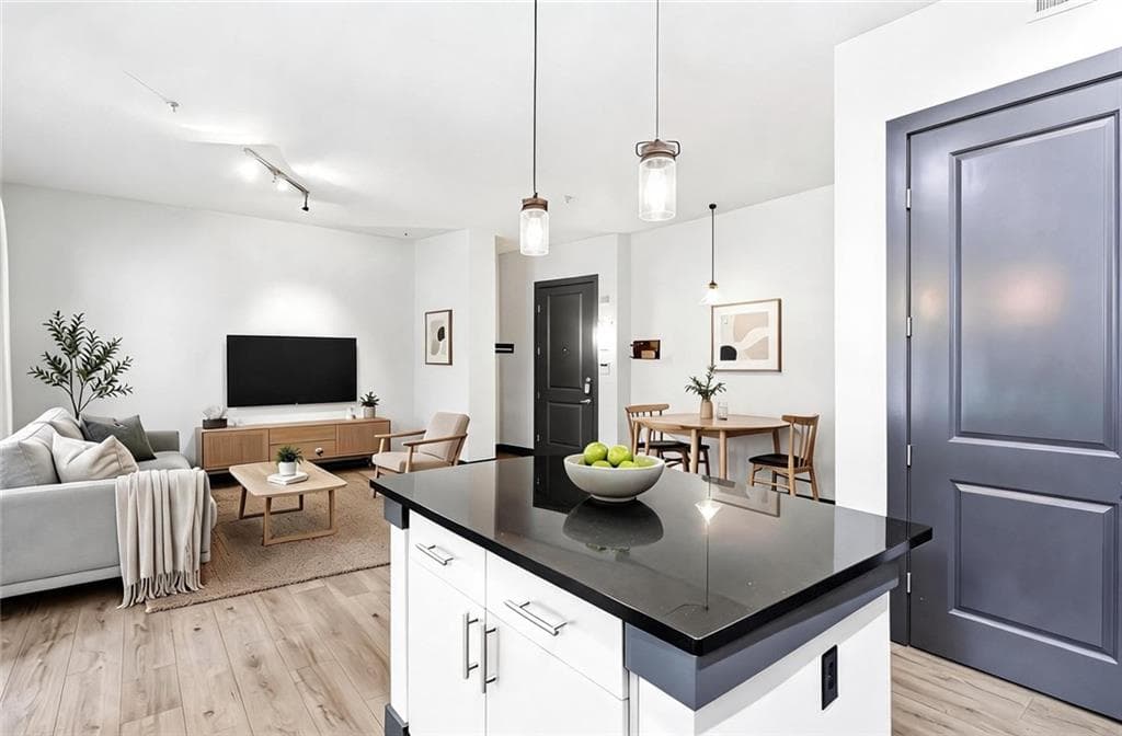 1 bedroom, 1 bathroom, 818 sq ft condominium for sale at 747 Ralph Mcgill Boulevard 202, Atlanta, GA 30312 — photo 8