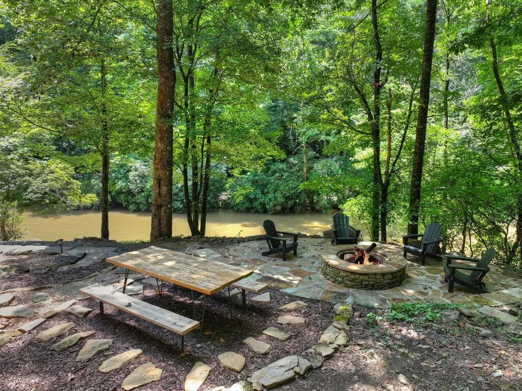 3 bedroom, 3 bathroom, 2,904 sq ft single family residence for sale at 46 Private Drive, Ellijay, GA 30536 — photo 4