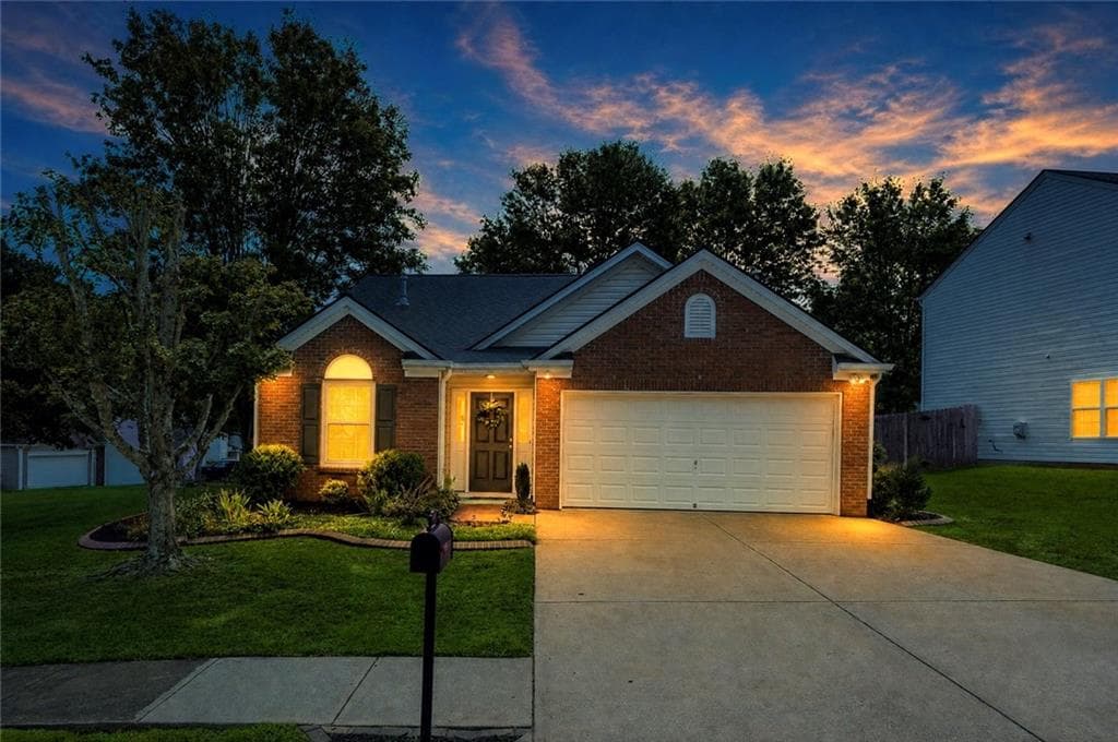 3 bedroom, 2 bathroom, 1,660 sq ft single family residence for sale at 334 Westminster Drive, Canton, GA 30114 — photo 3