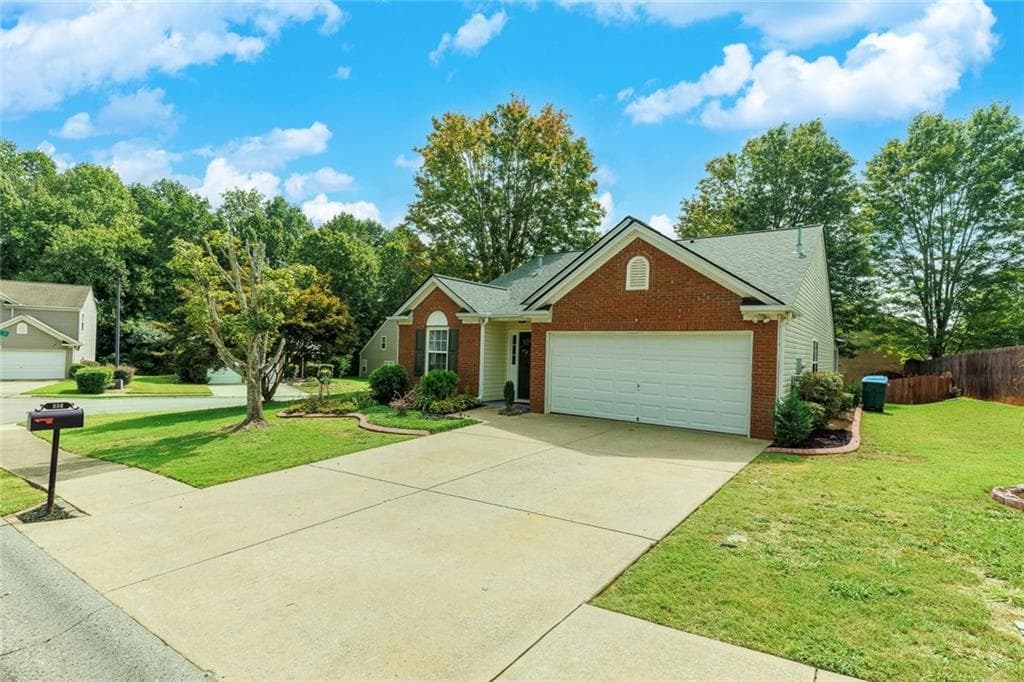 3 bedroom, 2 bathroom, 1,660 sq ft single family residence for sale at 334 Westminster Drive, Canton, GA 30114 — photo 2