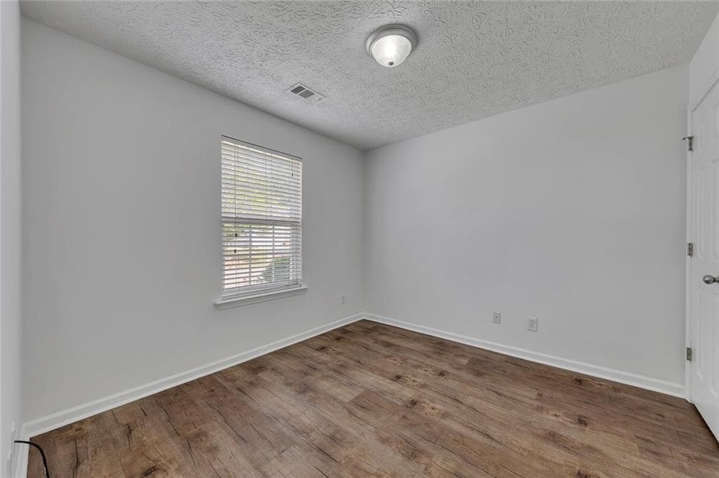 3 bedroom, 2 bathroom, 1,660 sq ft single family residence for sale at 334 Westminster Drive, Canton, GA 30114 — photo 6