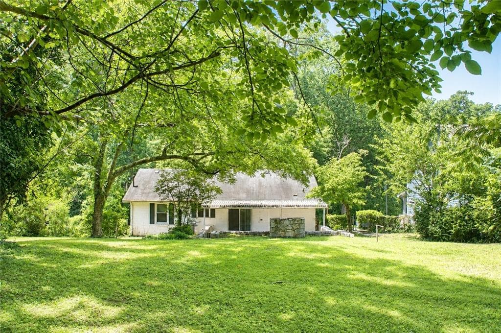 4 bedroom, 2 bathroom, 1,680 sq ft single family residence under contract at 3160 Lake Avenue, Hapeville, GA 30354 — photo 7