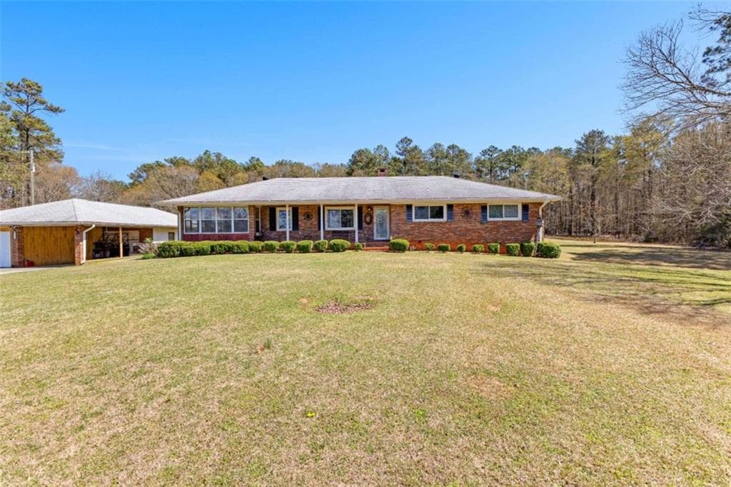 2 bedroom, 2 bathroom, 1,755 sq ft single family residence for sale at 275 S Bethany Road, Mcdonough, GA 30252