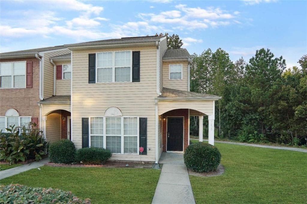3 bedroom, 3 bathroom, 1,350 sq ft townhouse for rent at 7230 Oakley Court, Union City, GA 30291 for $1,850 a month