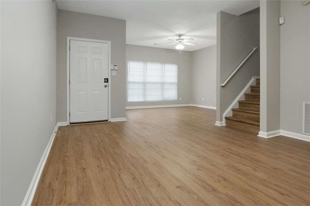 3 bedroom, 3 bathroom, 1,350 sq ft townhouse for rent at 7230 Oakley Court, Union City, GA 30291 for $1,850 a month — photo 3