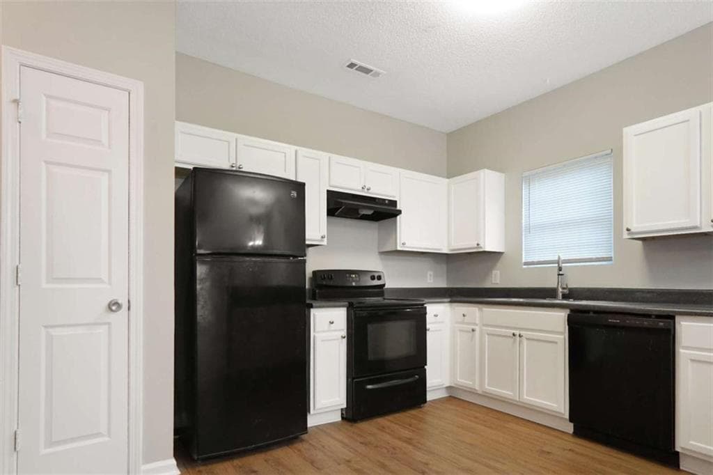 3 bedroom, 3 bathroom, 1,350 sq ft townhouse for rent at 7230 Oakley Court, Union City, GA 30291 for $1,850 a month — photo 8