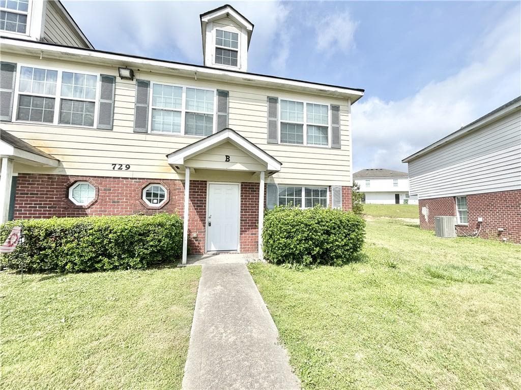 4 bedroom, 3 bathroom, 1,472 sq ft townhouse for rent at 729 Wheel House Lane B, Monroe, GA 30655 for $1,600 a month — photo 2