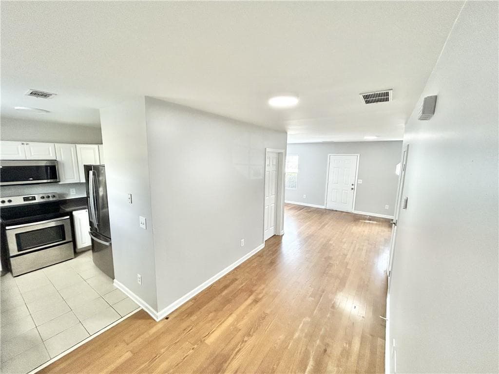 4 bedroom, 3 bathroom, 1,472 sq ft townhouse for rent at 729 Wheel House Lane B, Monroe, GA 30655 for $1,600 a month — photo 8