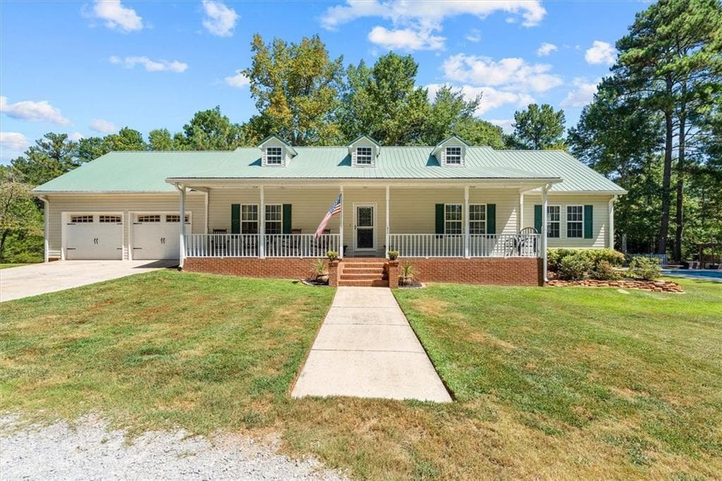 4 bedroom, 3 bathroom, 2,570 sq ft single family residence for sale at 51 Moon Road, Waco, GA 30182 — photo 3